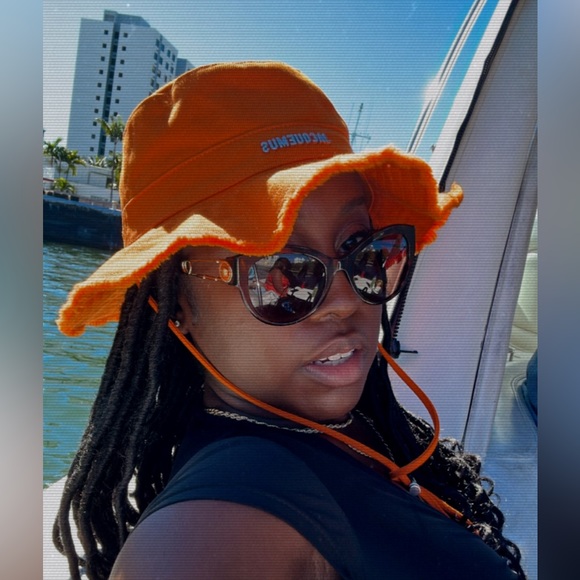 Meet your Posher, Brittany - Picture 5 of 6